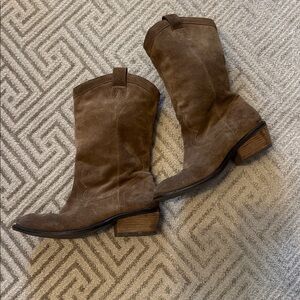 Jessica Simpson leather 👢